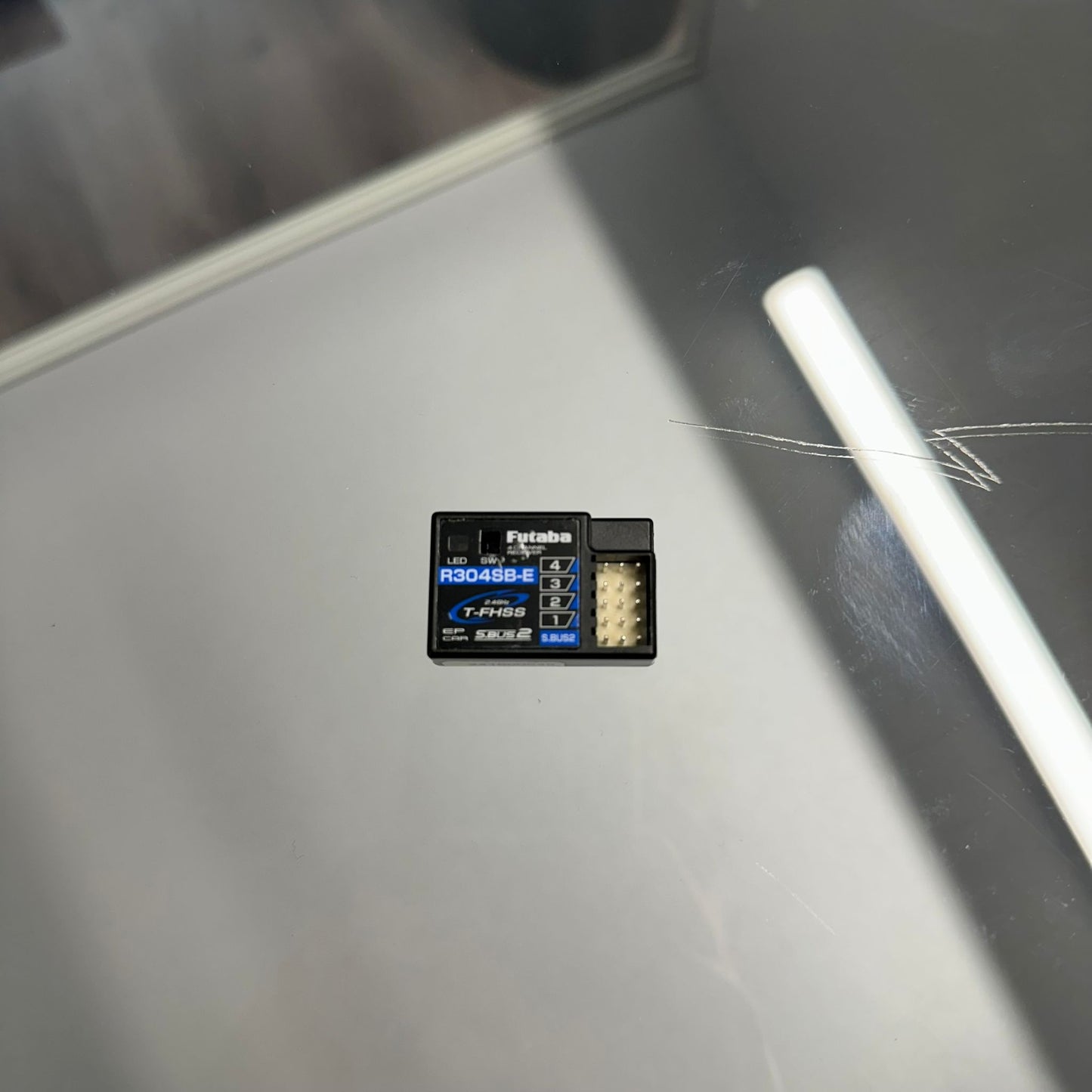 Récepteur de télémétrie Futaba R304SB-E d'occasion (1) - T-FHSS/S.Bus2