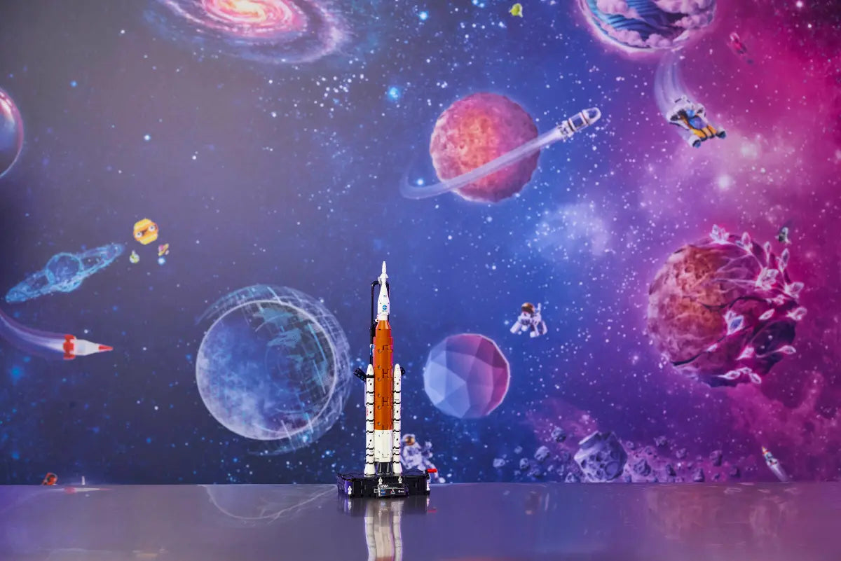 LEGO Technic NASA Artemis Space Launch System Rakete - 42221